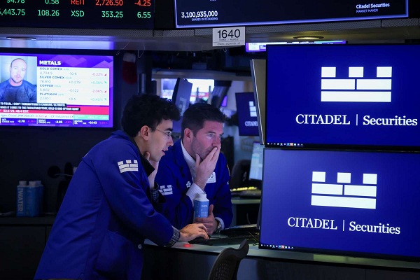 سهام AI زیر فشار؛ چرا وال استریت مردد شده است؟