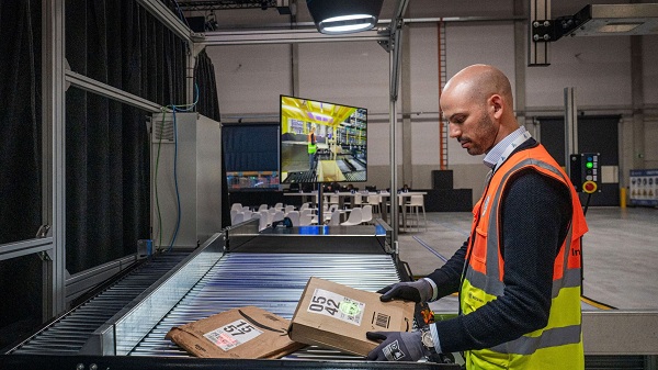 آمازون در بدترین روند ۲۰ سال اخیر؛ زنگ خطر برای غول تجارت الکترونیک