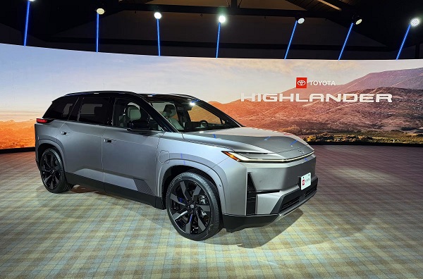 هایلندر برقی ۲۰۲۷