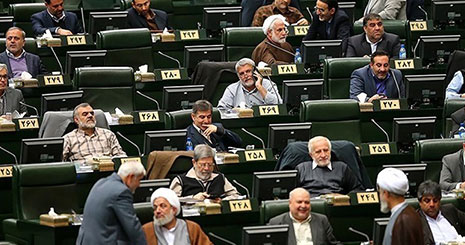 تعیین جرایم تبلیغاتی محصولات آسیب رسان و غیرمجاز در رسانه‌های ارتباط جمعی