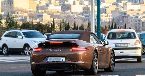 چرا ورود خودروهای لوکس از گمرک امکان پذیر نیست