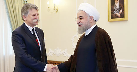  گسترش روابط با کشورهای دوست اساس سیاست خارجی دولت یازدهم است