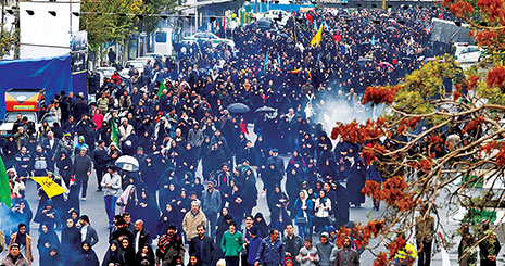 پیاده زیر باران