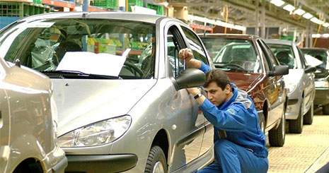 خودروسازان به دنبال افزایش قیمت خودرو در کارخانه