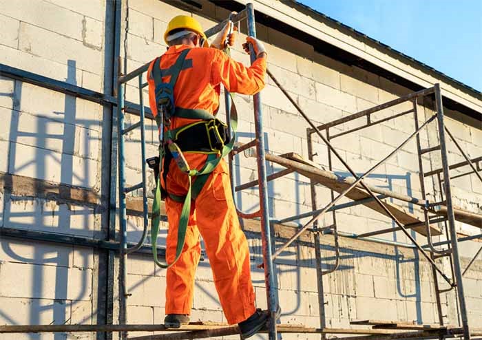 هارنس های ایمنی برای اطمینان از ایمنی کارگران در ارتفاعات