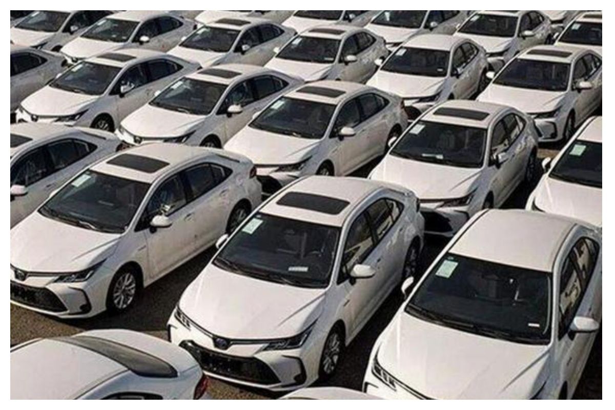 قیمت خودرو های وارداتی مسیر کاهشی در پیش گرفتند