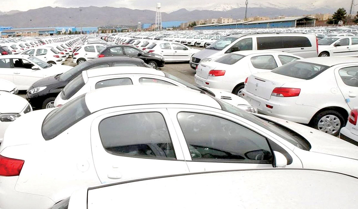 مسیر دستوری فروش خودرو ، قیمت گذاری و تولید دستوری راه به جایی نبرد