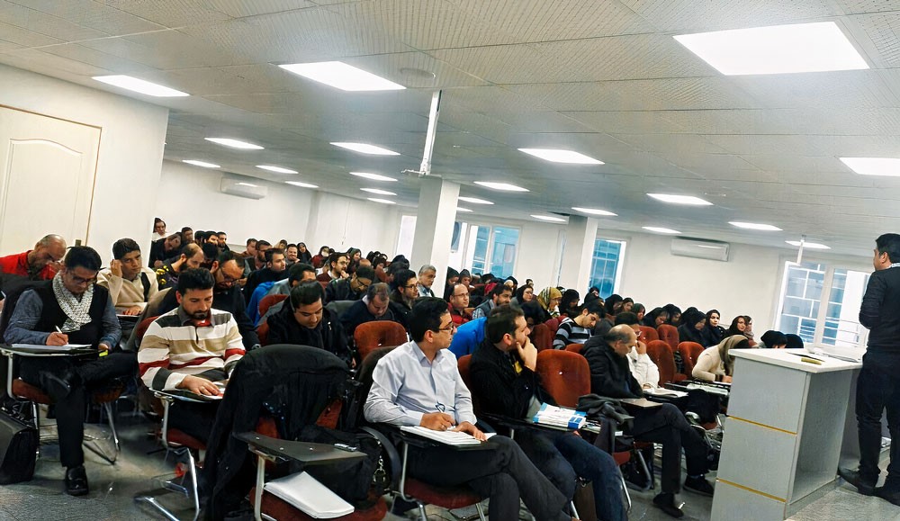 مدرسه کسب وکار گسترش مدیریت تهران