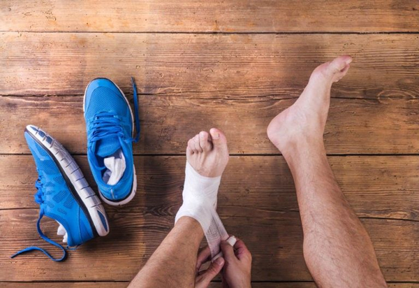 کفش طبی مناسب برای درمان خار پاشنه: کاهش درد به ساده ترین روش
