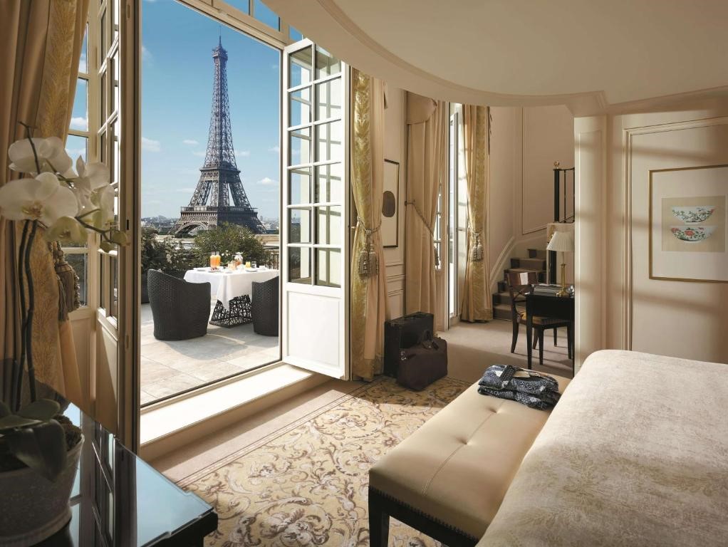 معرفی هتل های پاریس، بهترین زمان سفر به پاریس شهر عشق