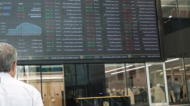 شاخص کل بازار بورس همچنان در مسیر نزولی