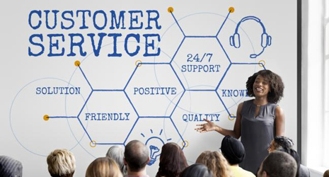 خدمات مشتری (Customer Service) چیست؟ همراه با مزایا و راهکارهای موفقیت در آن